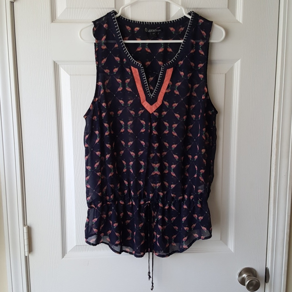 Bird patterned v neck gathered waist top
